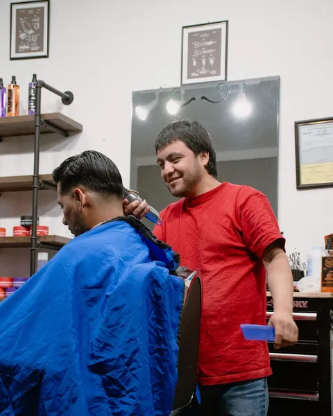 barber shops De Leon Barbershop