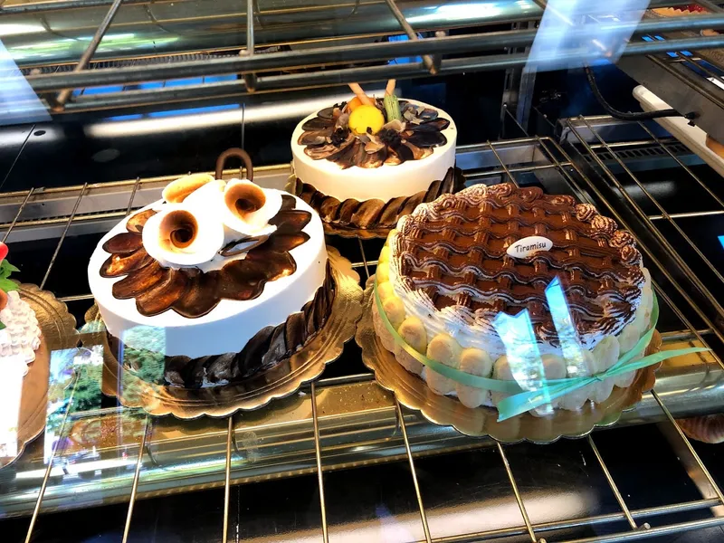 Desserts Tarzana Bakery in Tarzana