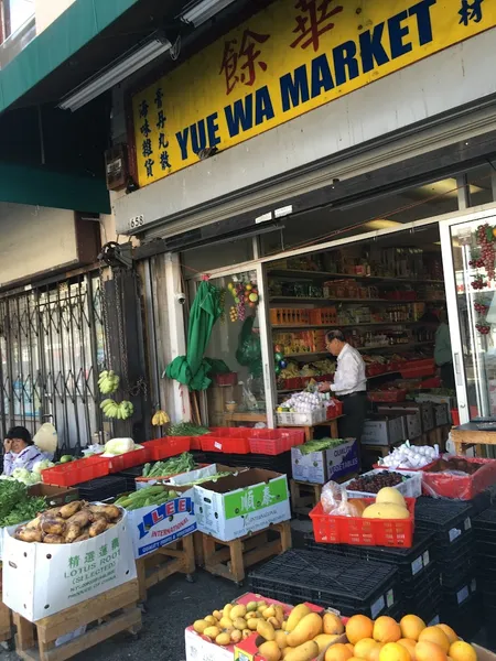 grocery stores Yue Wa Market