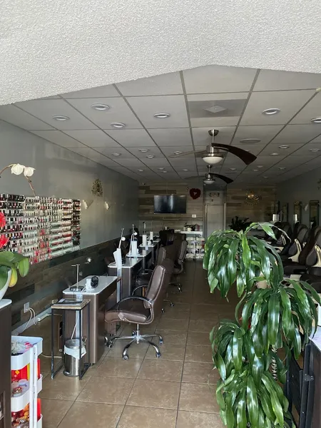 nail salons Heavenly Nails & Spa in Tarzana