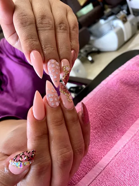 nail salons Creative Touch Nail Salon