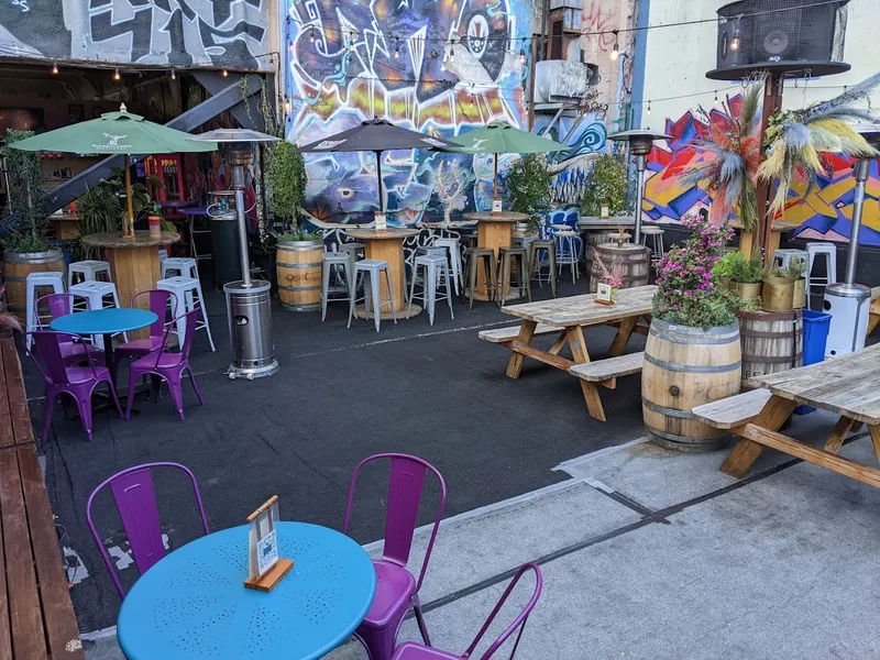 outdoor dining Casements Bar in Mission District