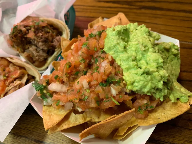 Nachos La Taqueria