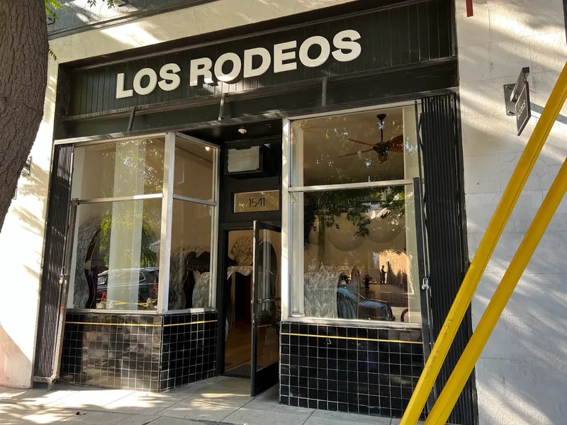 dress stores LOS RODEOS