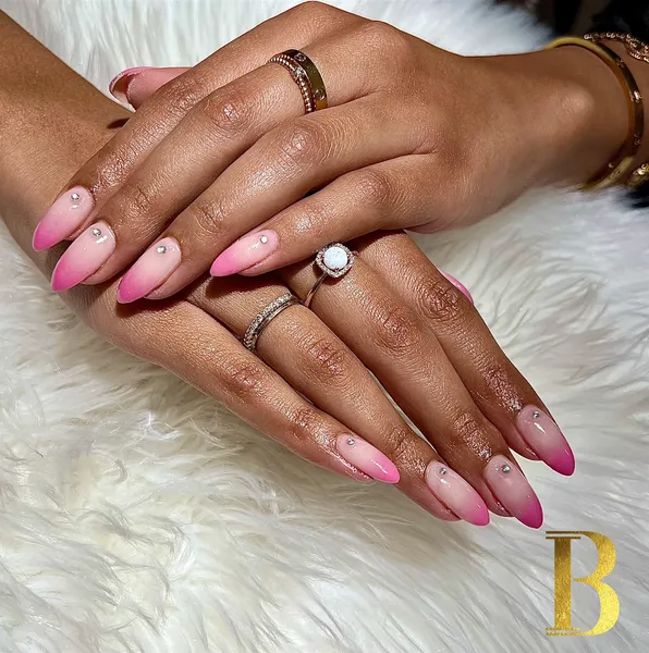 nail salons InstaBeauty in Brentwood