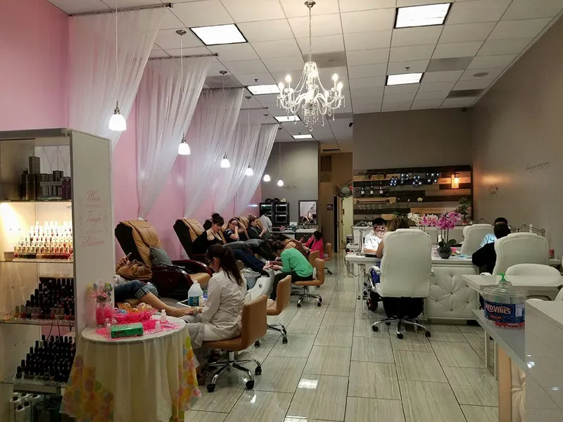 nail salons Pink & White Nail and Spa