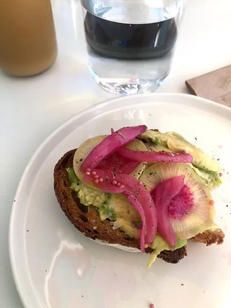 avocado toast Oliver Coffea