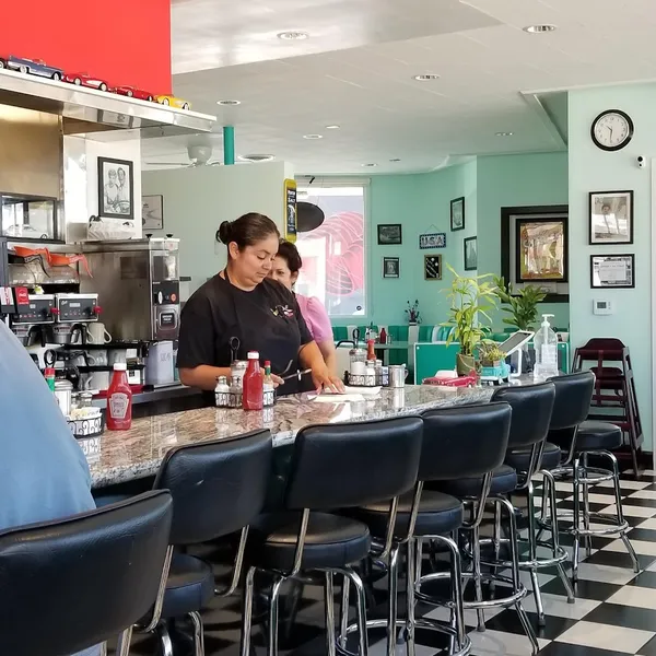 brunch George's 50'S Diner