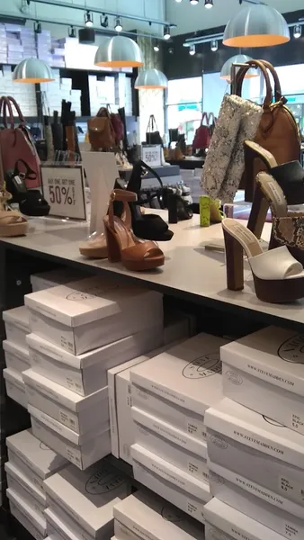 womens shoe stores Steve Madden