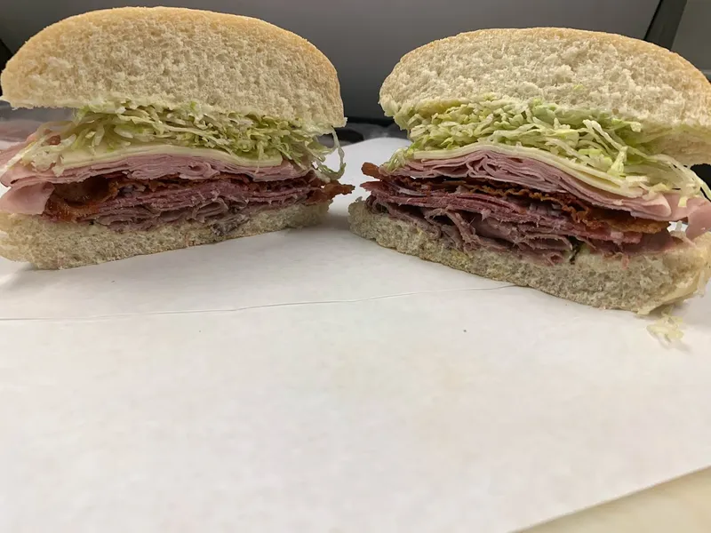 Sandwiches restaurants Surf N Sub Deli