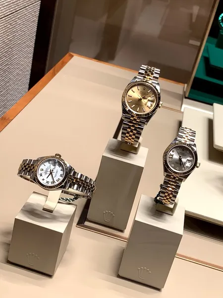 watch stores Rolex Boutique - Fourtané