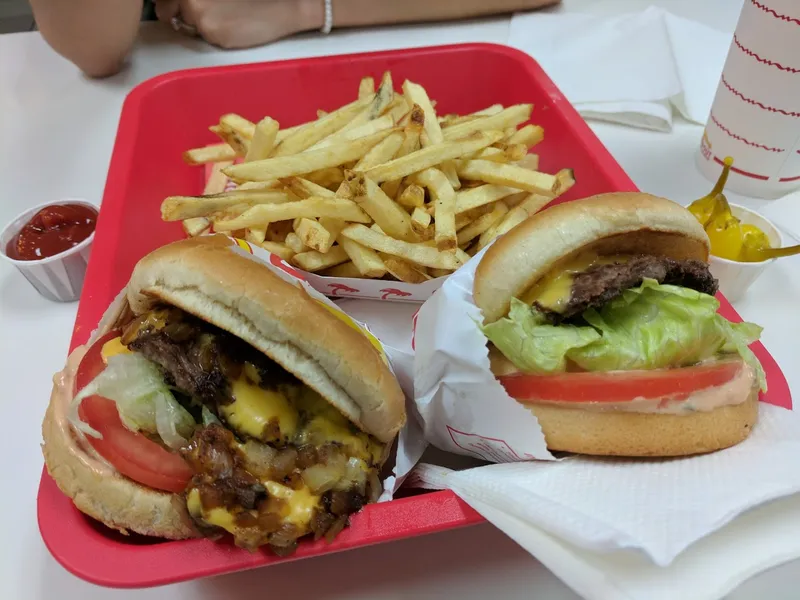 Burgers In-N-Out Burger