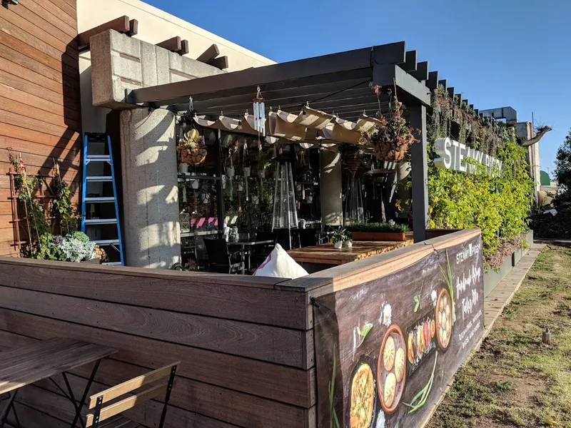 outdoor dining Steamy Piggy in Kearny Mesa