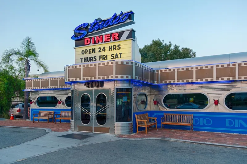 outdoor dining Studio Diner in Kearny Mesa