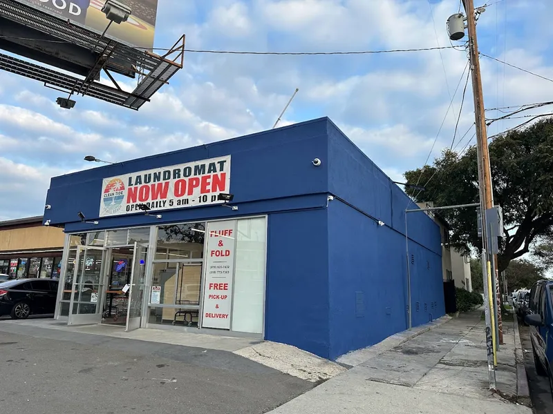 dry cleaning Clean Tide Laundromat in Venice