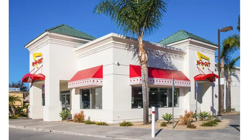 late night restaurants In-N-Out Burger