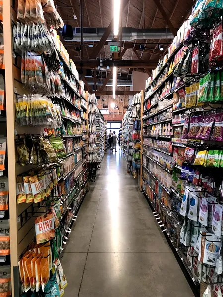 grocery stores Erewhon