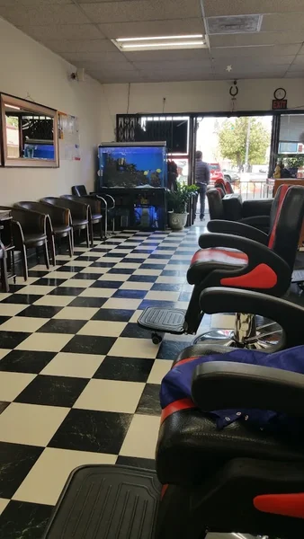 Top 10 barber shops in Lake Balboa Los Angeles