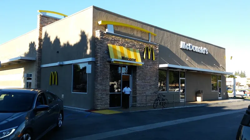 late night restaurants McDonald's in Lake Balboa