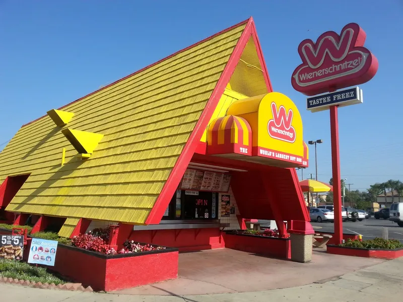 late night restaurants Wienerschnitzel