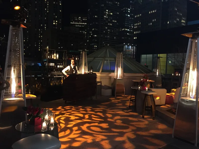 romantic bars B in Yerba Buena