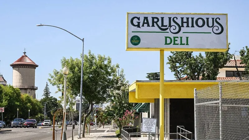 delivery restaurants Garlishious Deli