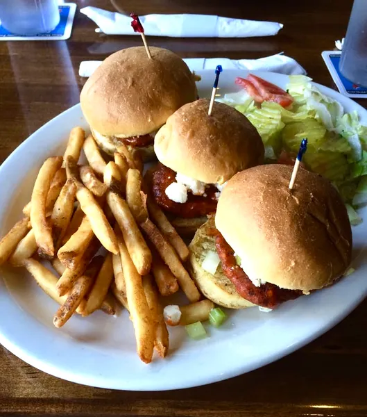 chicken sandwiches Oggi's Sports | Brewhouse | Pizza