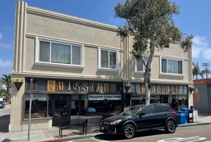 diners in Mission Beach San Diego