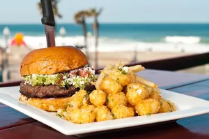 Best of 12 happy hours in Mission Beach San Diego