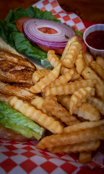 outdoor dining The Pennant Bar