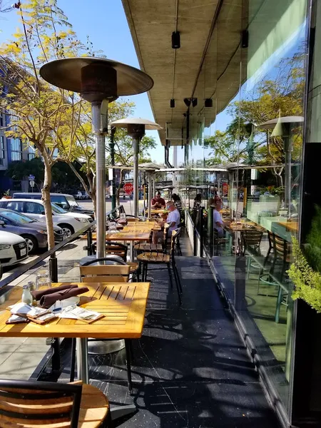 outdoor dining Monello