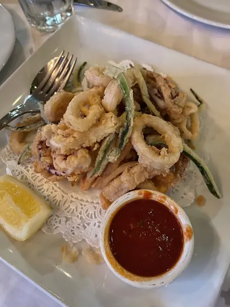 Calamari Sor Tino Restaurant in Brentwood