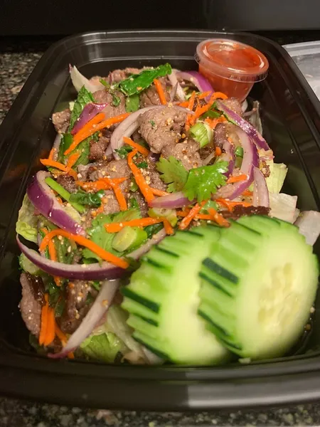 chef salad Sriracha Thai Cuisine