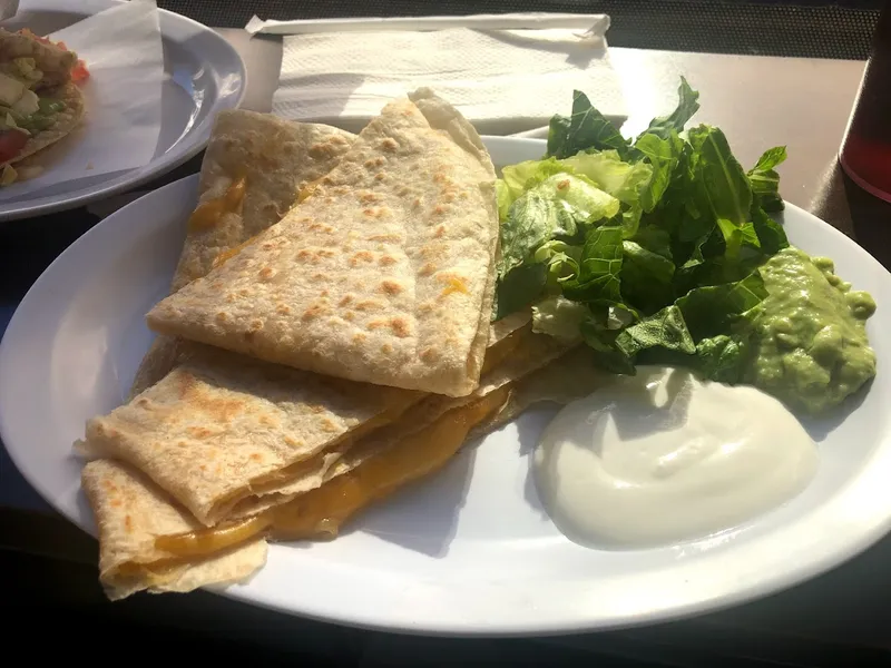 chicken quesadilla Cocina 35