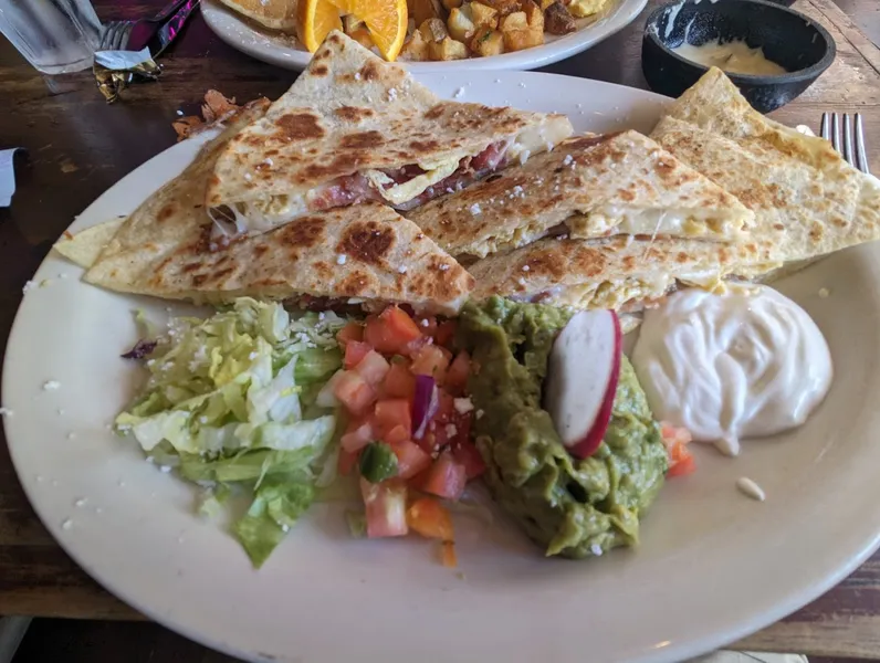 chicken quesadilla Huapangos