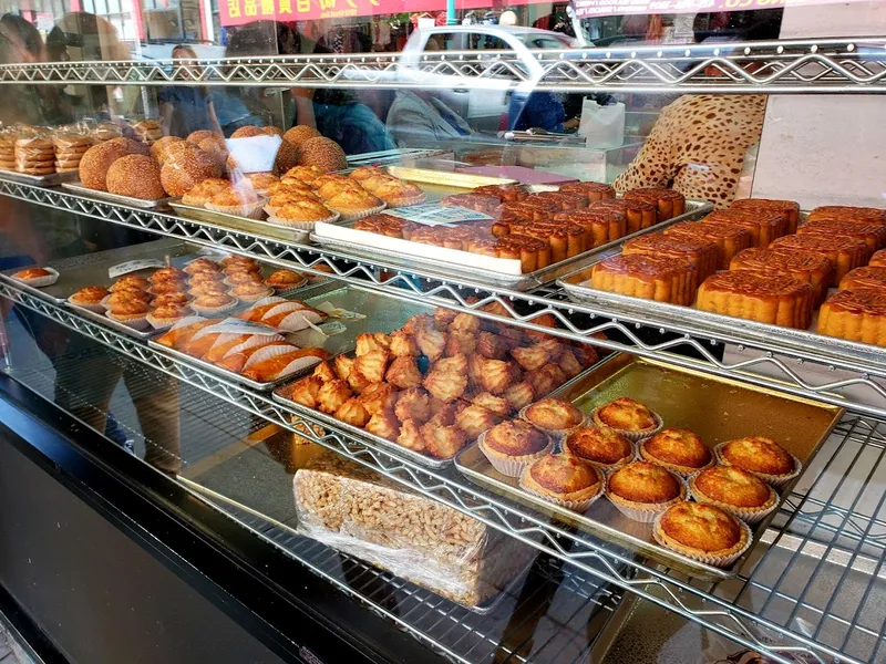 Desserts Golden Gate Bakery