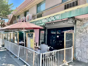 outdoor dining in Chinatown Los Angeles