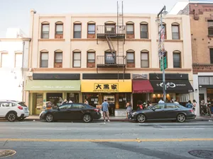 outdoor dining in Little Tokyo Los Angeles