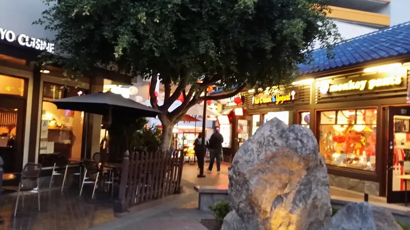 outdoor dining TOT Little Tokyo