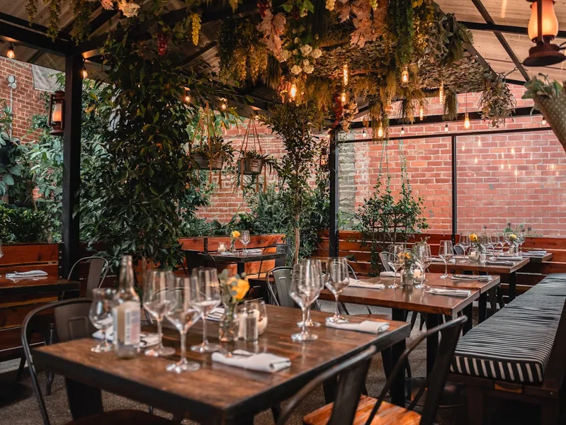 outdoor dining Farmer's Bottega