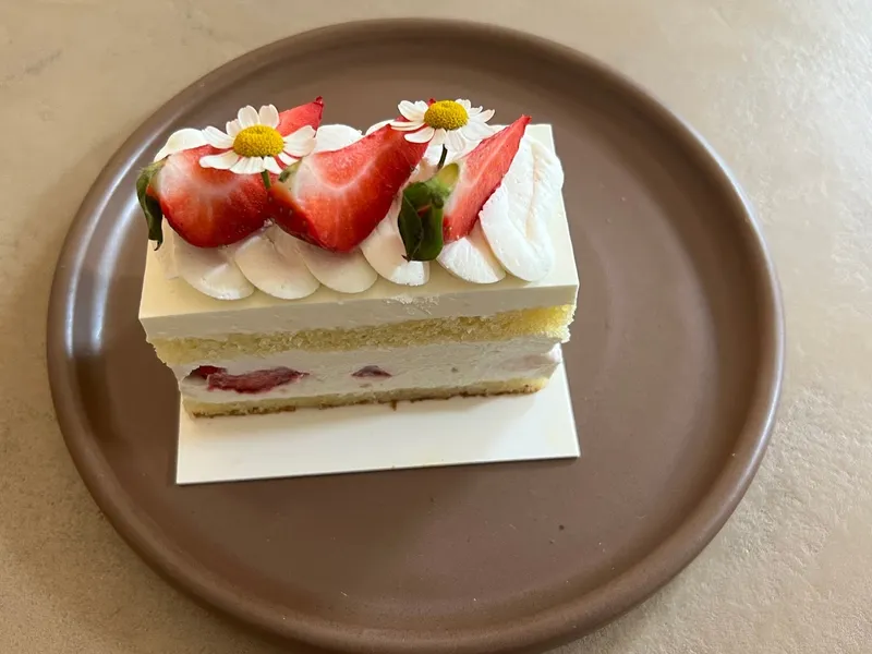 strawberry cake HINAR Dessert Bar & Café