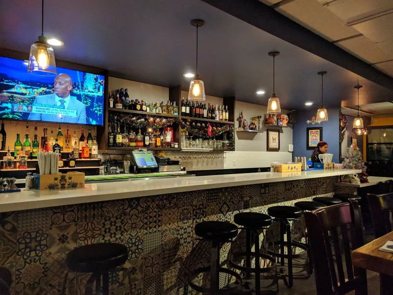 BYOB Restaurants Lola's Mexican Cuisine-Bixby Knolls