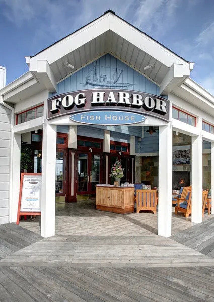 happy hours Fog Harbor Fish House