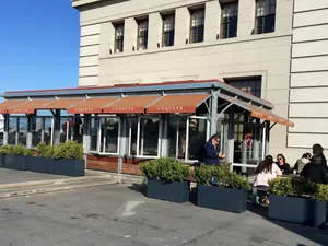 diners in The Embarcadero San Francisco