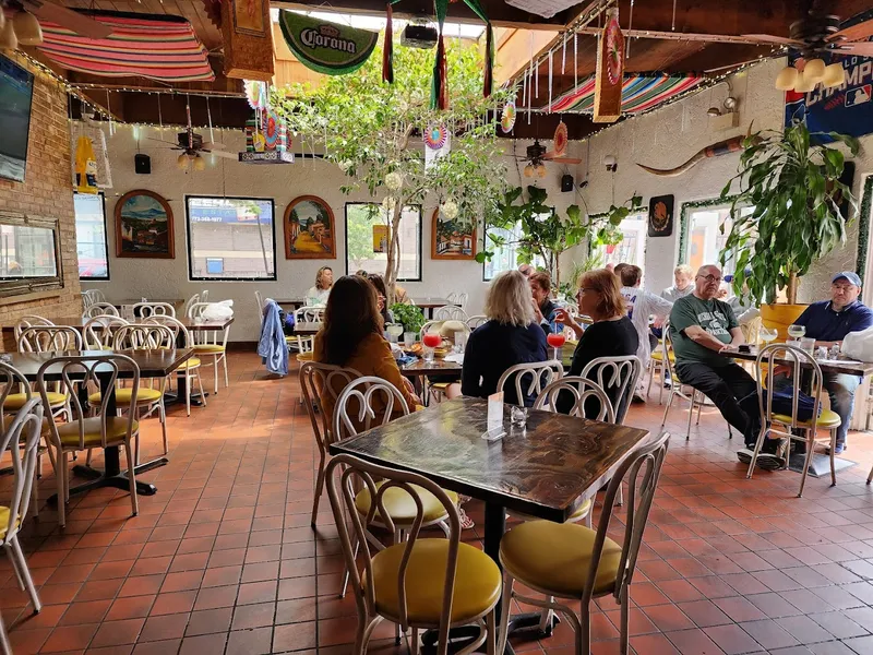 mexican restaurants El Jardin