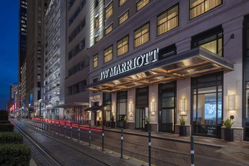 Hotels with restaurants JW Marriott Houston Downtown