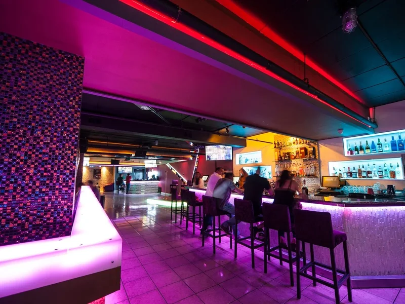 Best of 16 romantic bars in Chinatown Chicago