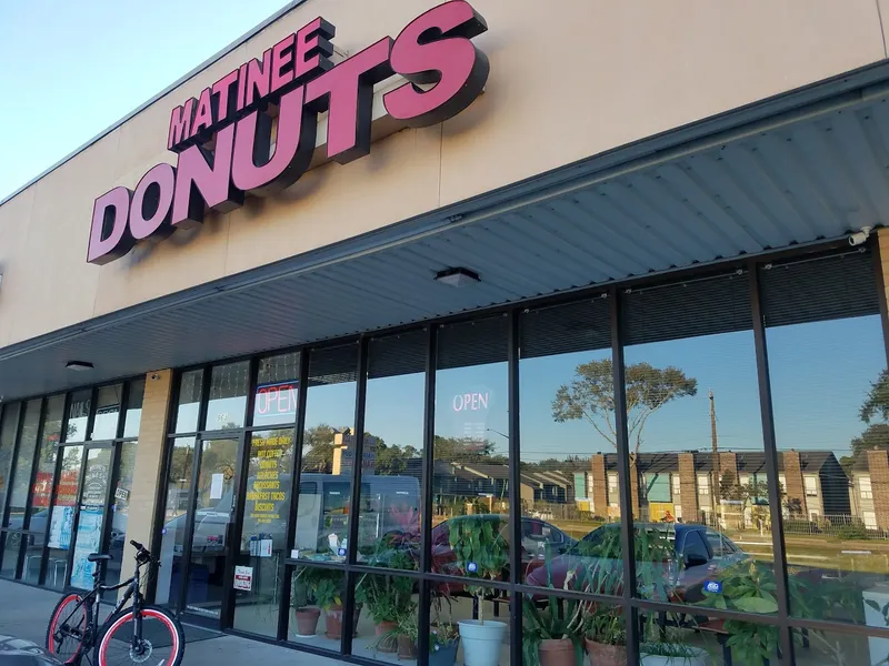 coffee shops Matinee Donuts