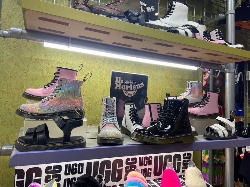 shoe stores for kids Journeys Kidz