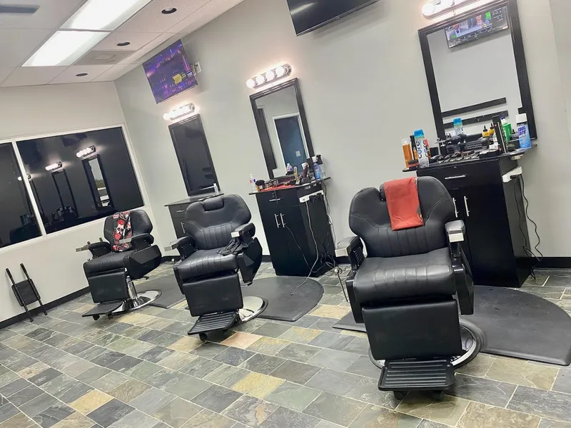 barber shops Professionals Barber And Beauty in Eldridge / West Oaks